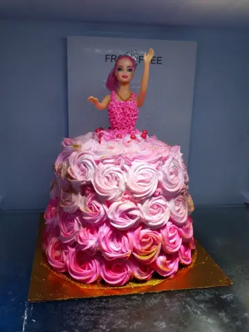 Doll cake