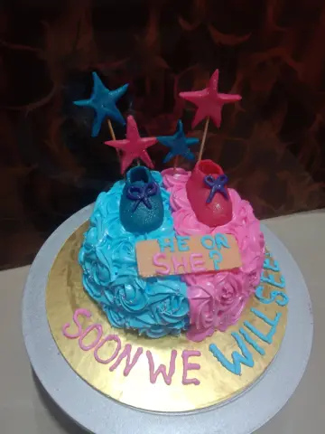 Baby shower theme cake
